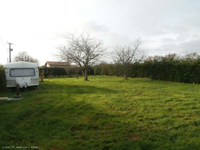 3 bedroom one level house in very good.. - 2