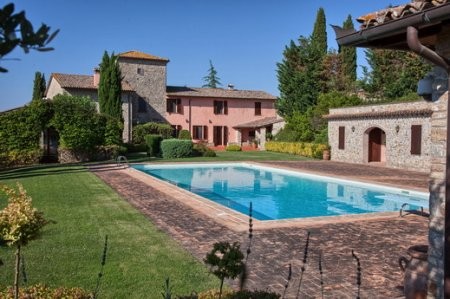 Wonderful Property With Vineyard Near..
