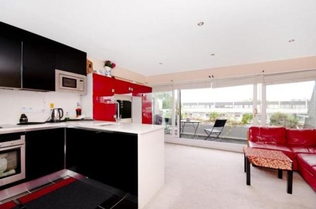 2 Bedrooms - Flat - London - For Rent