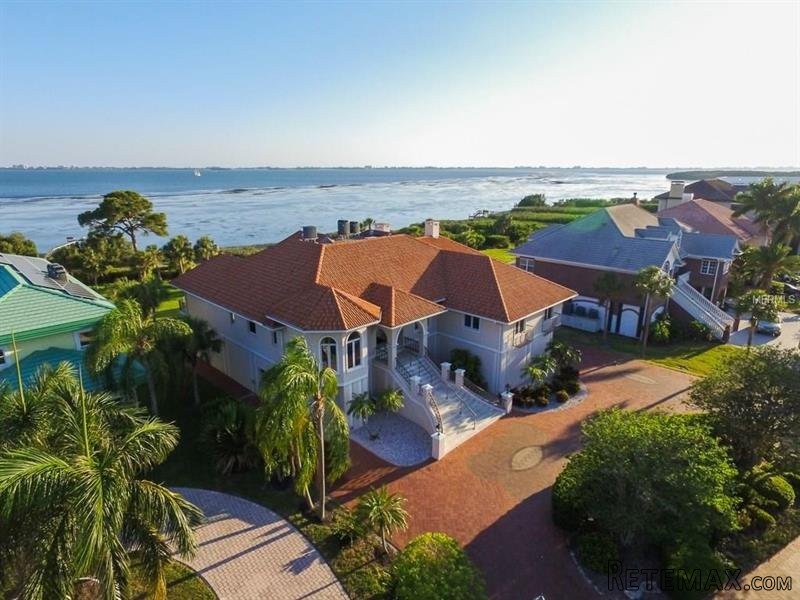 4 bedroom House For Sale: 4808 64th Dr..