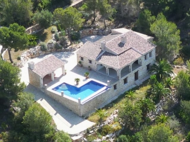 5 Bedrooms - Villa - Alicante - For Sale