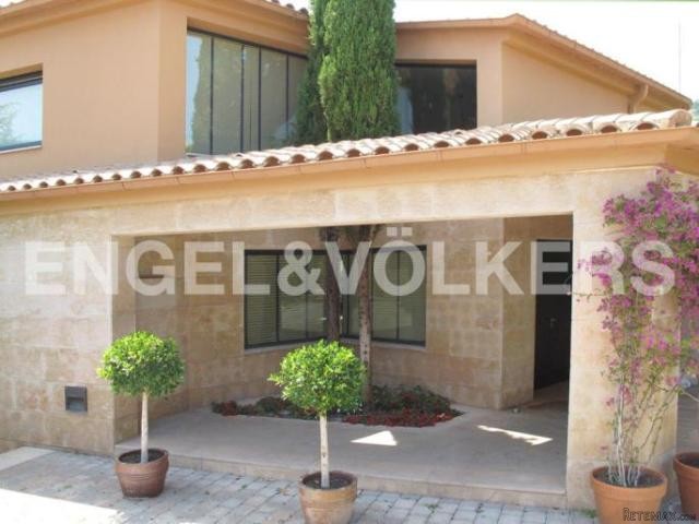 Close to Barcelona, furnished. Maresme..