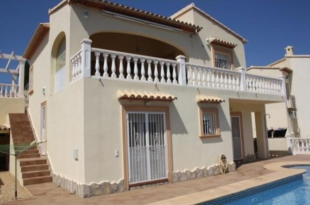 3 Bedrooms - Villa - Alicante - For Sale