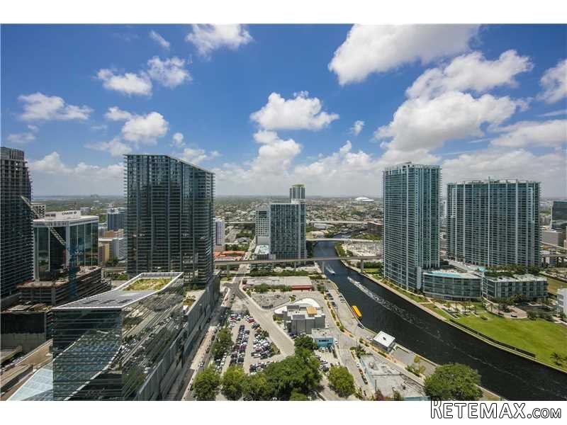 1 bedroom Flat For Sale: 68 SE 6 # 3506 - 2