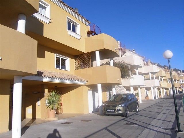 Town House - A SUPERB PROPERTY IN A..