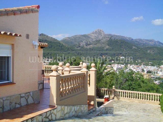 Very high standard three bed villa with..