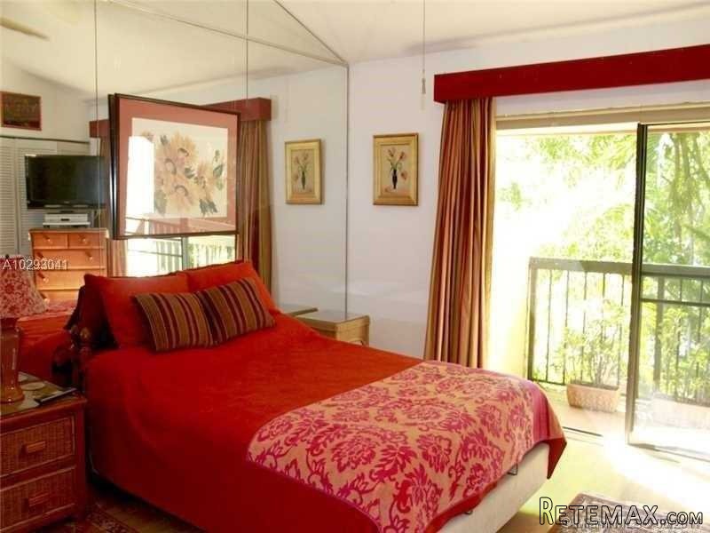2 bedroom Town House For Sale: 7873 SW.. - 2