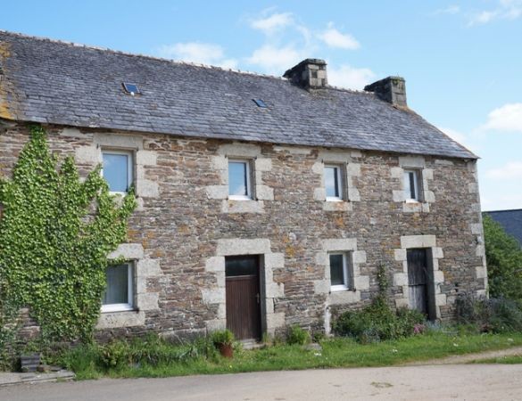 Coutryside Property with Outbuildings