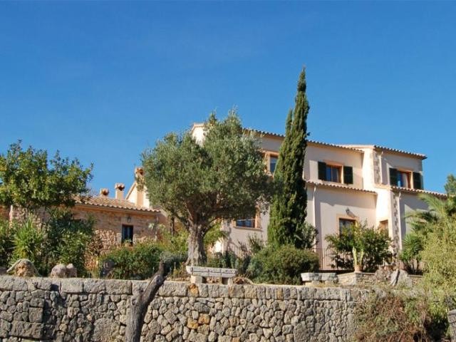 Country house with open views on the..