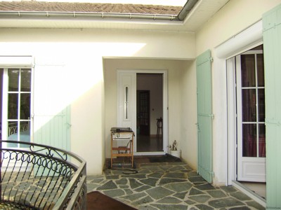 Large Detached House With Double Garage - 2