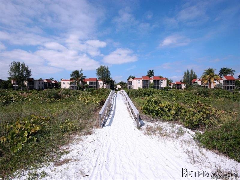 2 bedroom Condominium For Sale:.. - 2