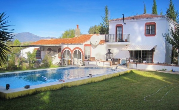 4 bed Apartment in COIN