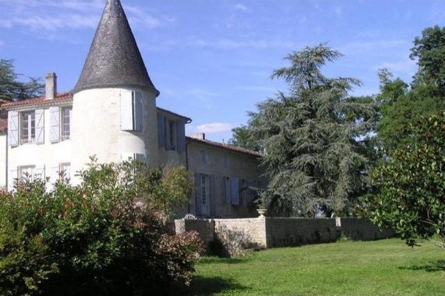 6 bedroom Manor House For Sale: 17000..