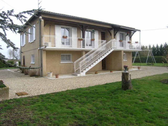 Detached House and guest apartment - St..