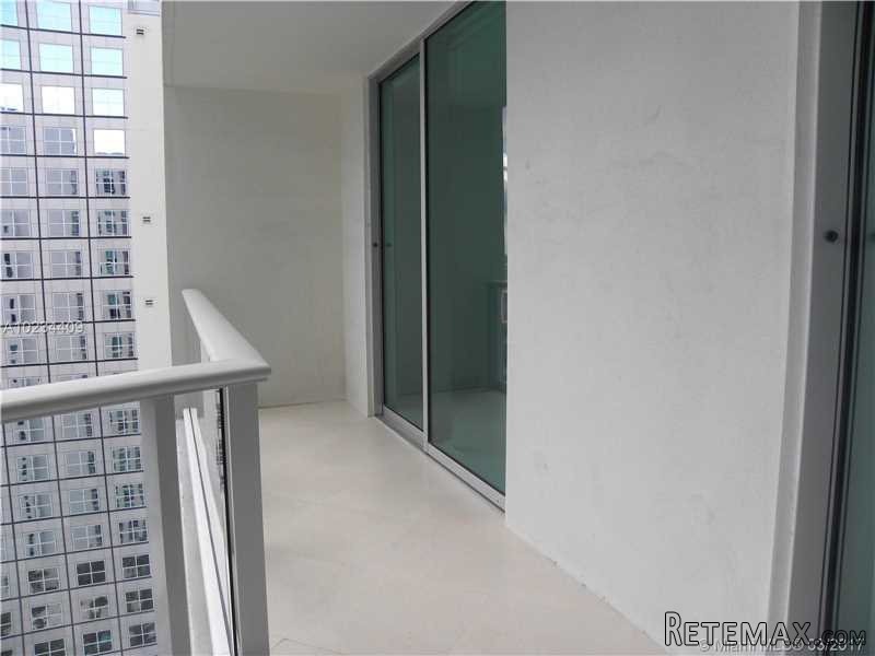 1 bedroom Flat For Sale: 300 S Biscayne.. - 2