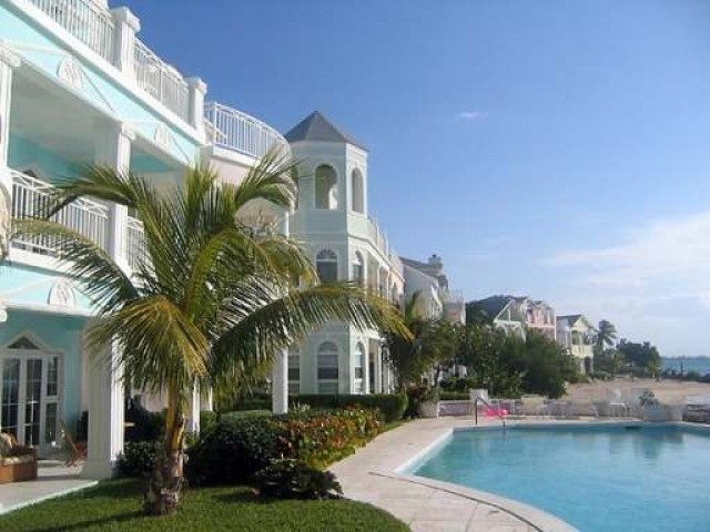 Apartment/townhouse - Royall Beach..