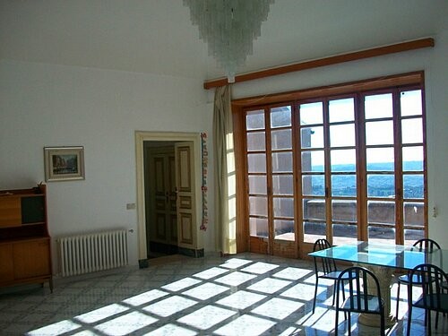 Elegant historical building in a.. - 2