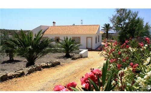3 Bedroom Villa For Sale In Huercal..