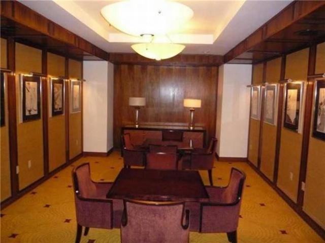 2 bedroom Flat For Sale: 5660 COLLINS..
