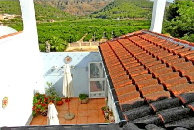 Impressive Townhouse near Gandia