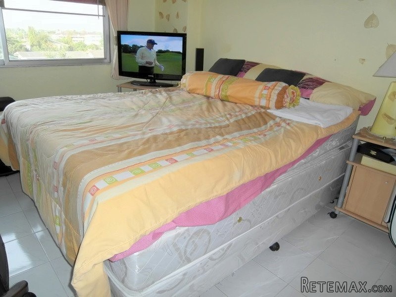 2 bedroom Na-Jomtien Condo close to the.. - 2