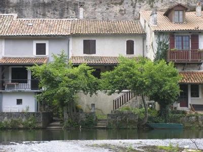 Bourdeilles (24310)