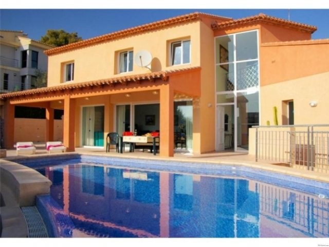 5 Bedrooms - Villa - Alicante - For Sale