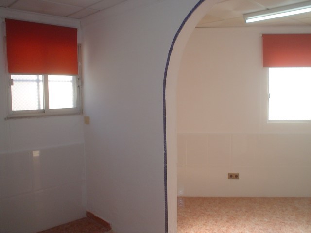 0 bedroom, 1 bathroom Commercial Unit.. - 2