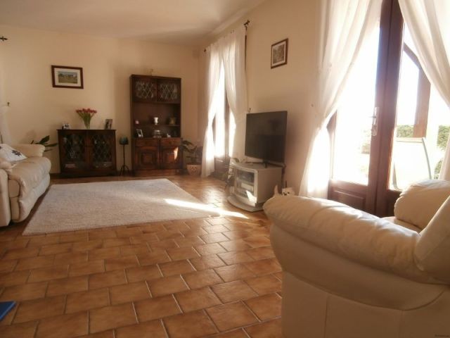3972gs three bedroom house in..
