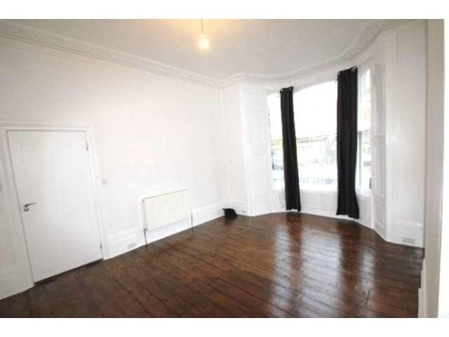 4 Bed Flat/Apartment To Let in London