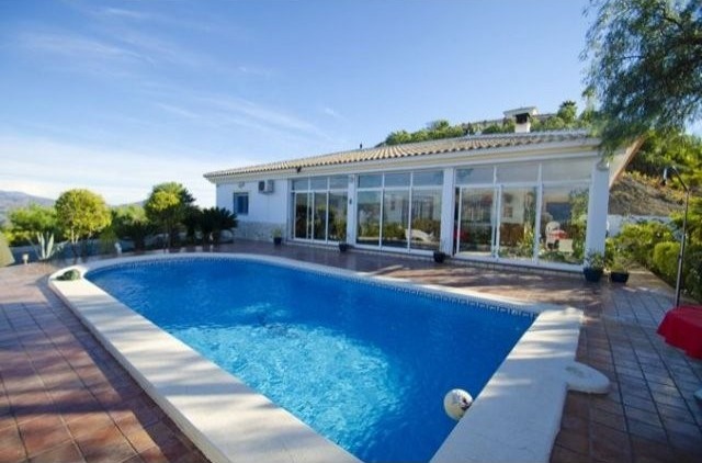 Villa for Sale in Vinuela, Vinuela..