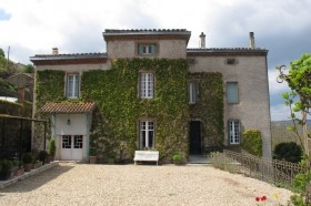 Beautifully Restored Town House With.. - 2