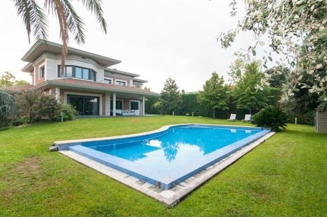 5 bedroom Terraced House For Sale:.. - 2