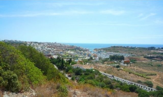 Outstanding location for a 6 bedroom..