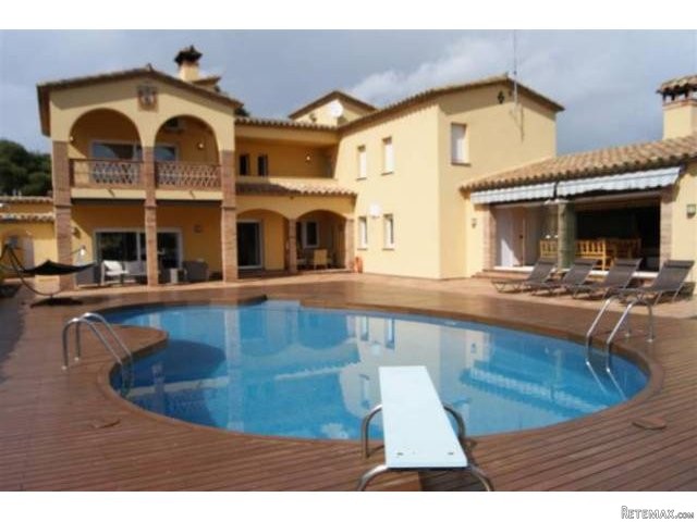 5 Bedrooms - House - Girona - For Sale