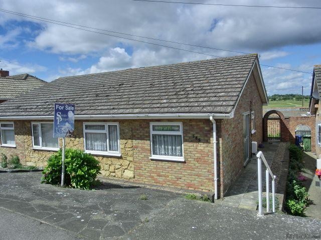 2 bedroom bungalow in Minster, SHEERNESS - 2