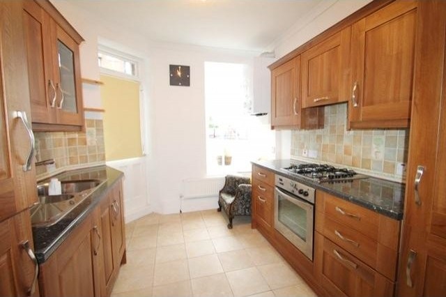 2 bed flat to rent - 2