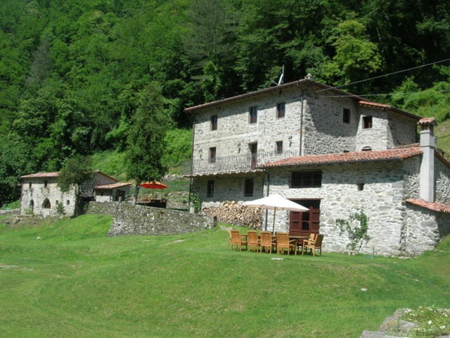 Country/farmhouse - For Sale -.. - 2