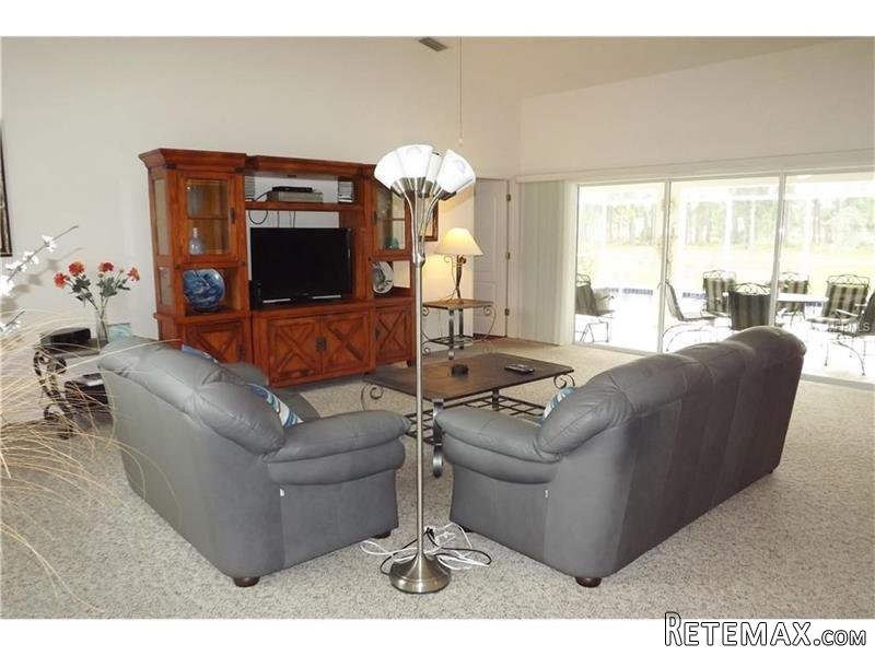 3 bedroom House For Sale: 221 Fairway.. - 2