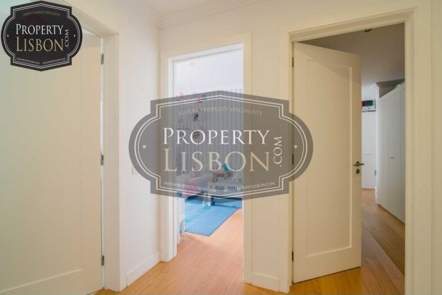 T3 Apartment in Chiado, Great..
