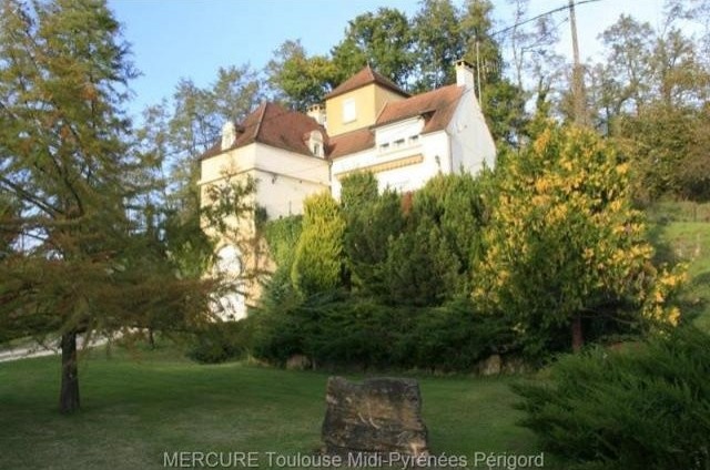 4 bedroom House For Sale: 24200 SARLAT - 2