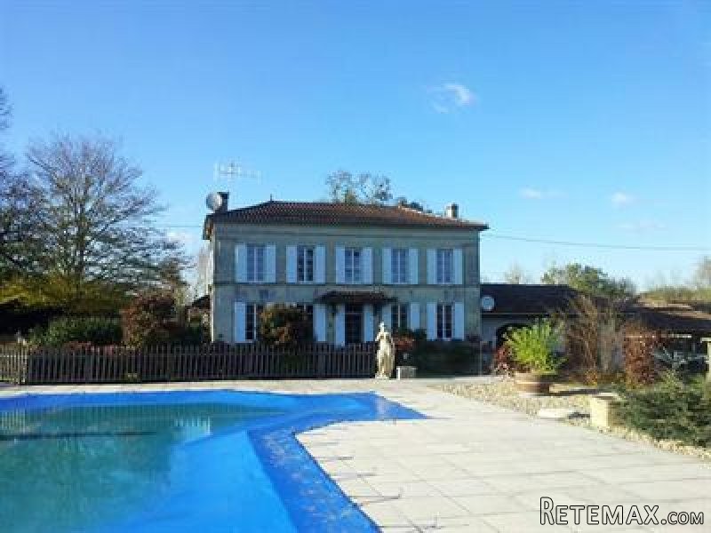 5 Bedrooms - House - Poitou-Charentes.. - 2