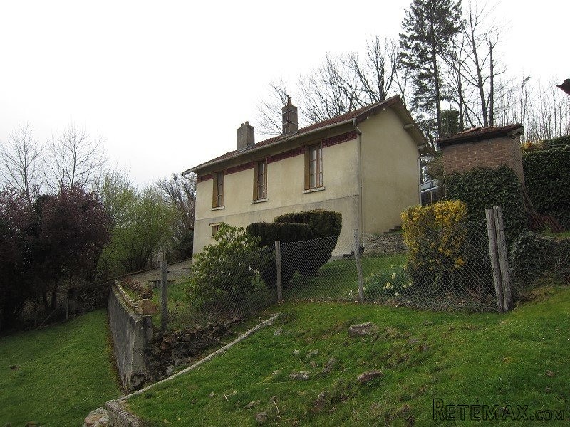 Country House on 3/4 Acre Plot