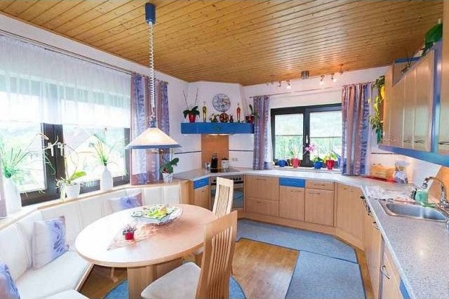 Sonnige 4-Zimmer Wohnung mit Blick ins.. - 2