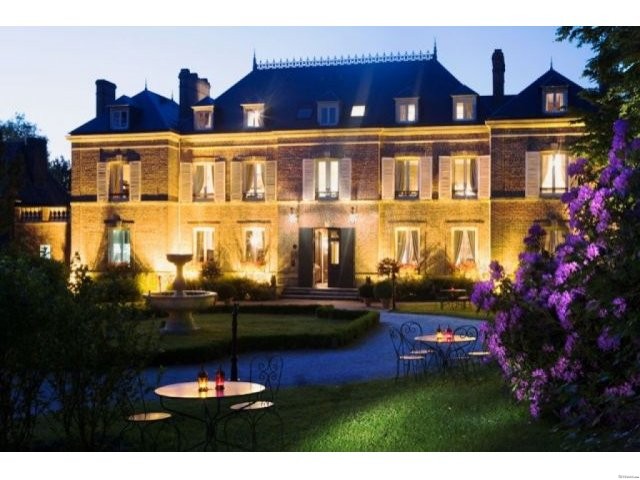 Stunning Chateau With Easy Access To..