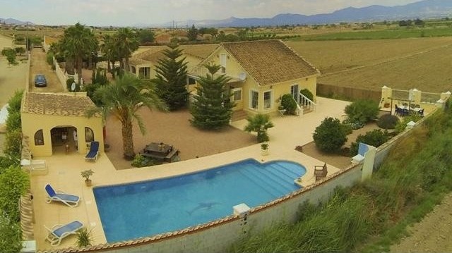 A big 3 bedroom 2 bathroom villa Catral