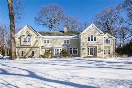 5 Cordwainer Ln Lloyd Neck, NY 11743