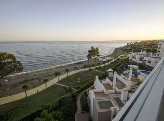 EXCLUSIVE FRONT SEA VIEWS..