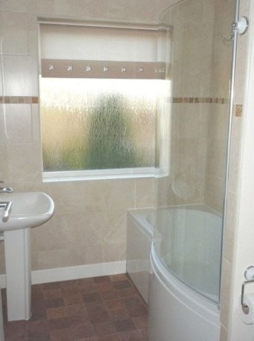 1 Bed Flat/Apartment To Let in.. - 2