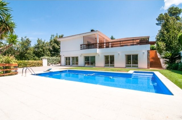 8 bedroom Detached House For Sale:..